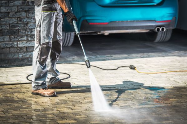 Cost of Driveway Pressure Washing in Gainesville