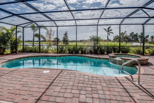 Cost of Pool Enclosure Cleaning in Gainesville