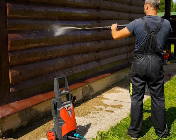 Log Home Pressure Washing in Gainesville