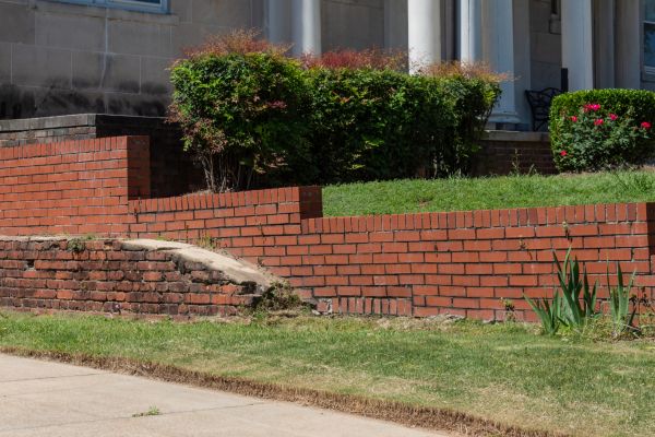 Retaining Wall Cleaning in Gainesville
