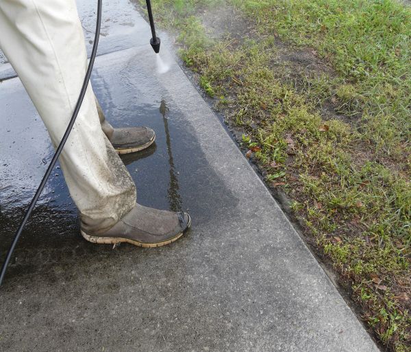 Concrete Slab Powerwashing in Gainesville