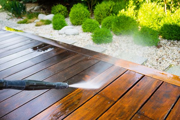 Deck Cleaning in Gainesville
